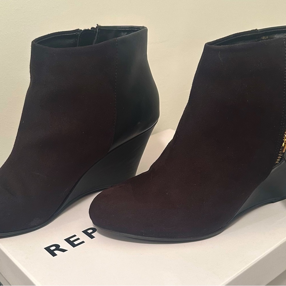 Report Footwear Black Suede Booties Sz 8